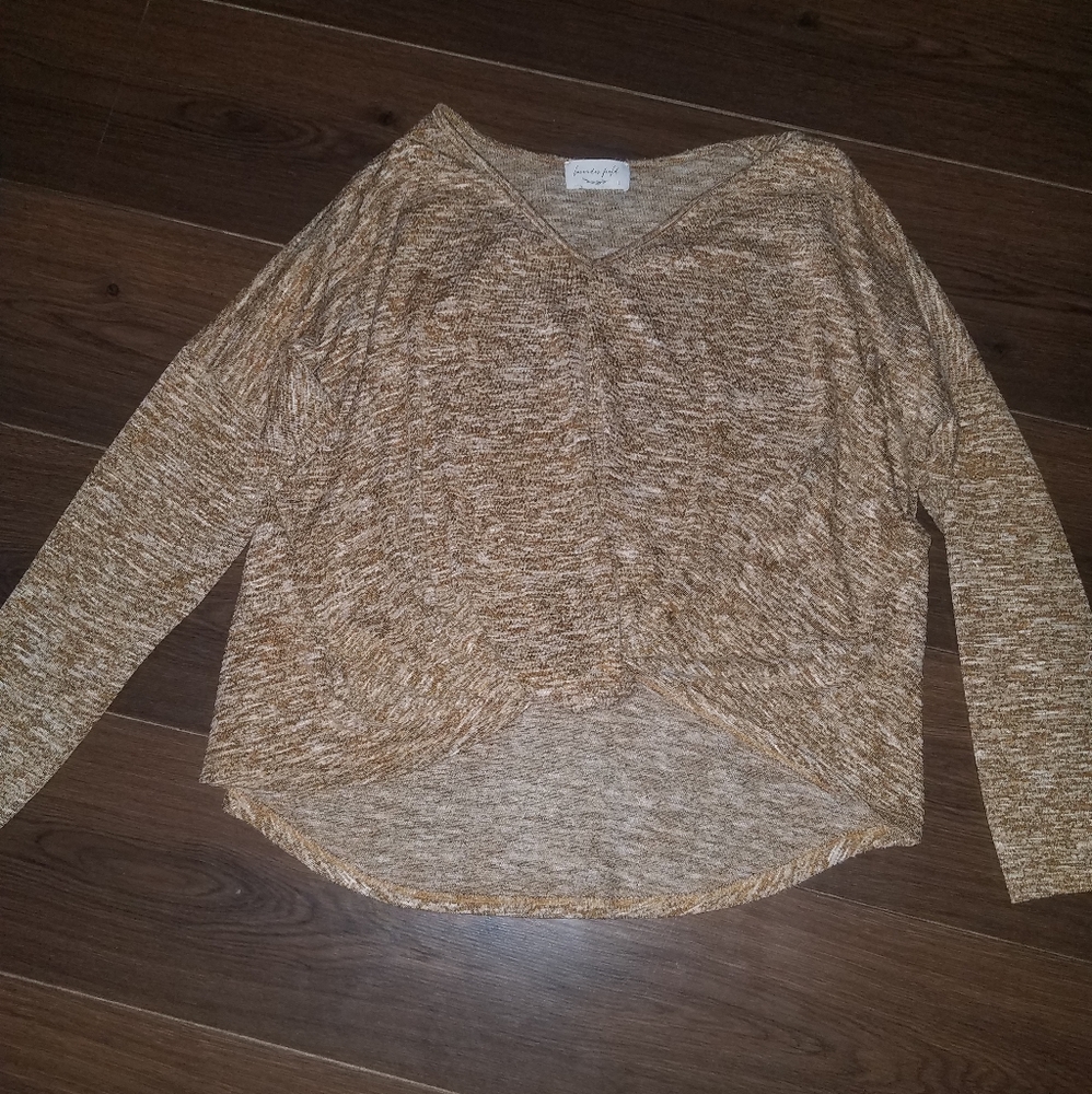 🚨FINAL SALE🚨 Beautiful Mustang/Gold Sweater